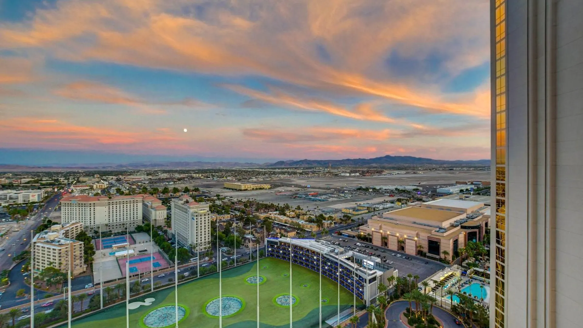 29Th Ph Mgm Signature Suite With A Massive Balcony